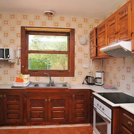 Holiday Henrys Choza By Interhome *